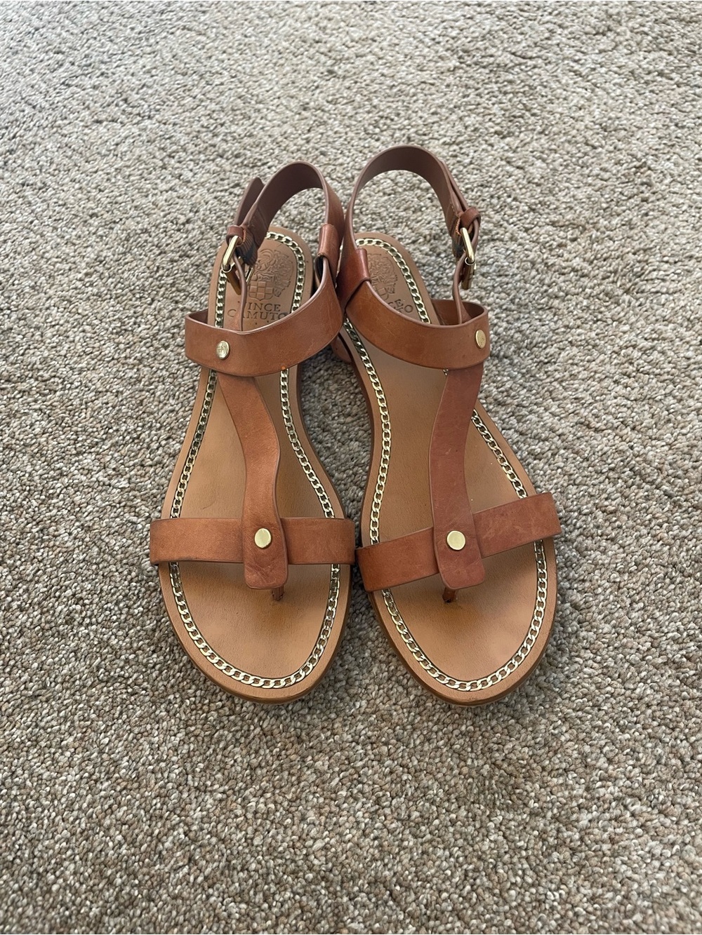 Vince Camuto Women’s Tan T-Strap Leather Sandals Size 9.5 Gold Chain Detail